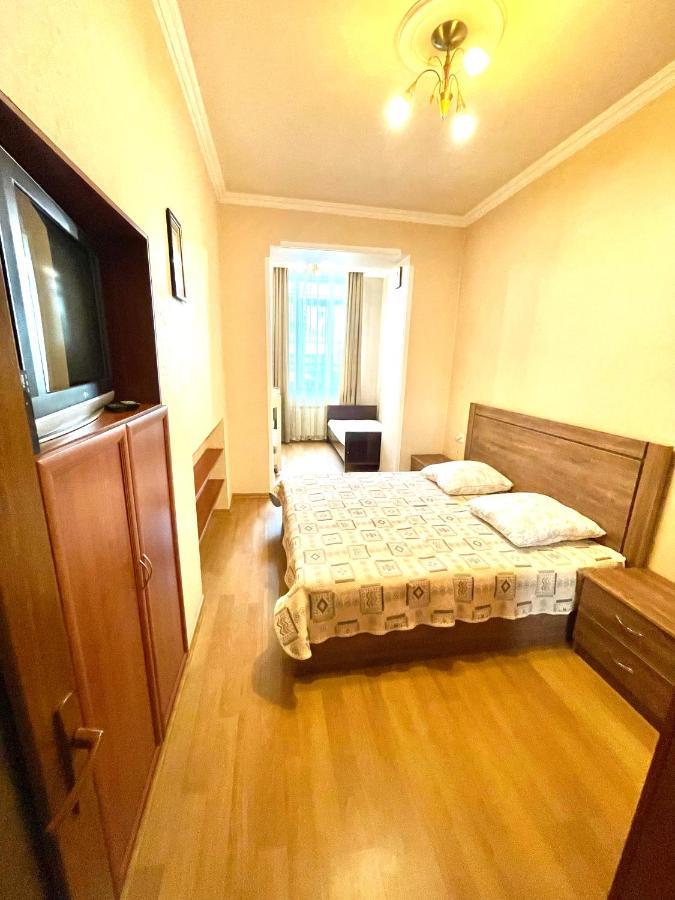 Apartment In The Center Of Єреван Екстер'єр фото