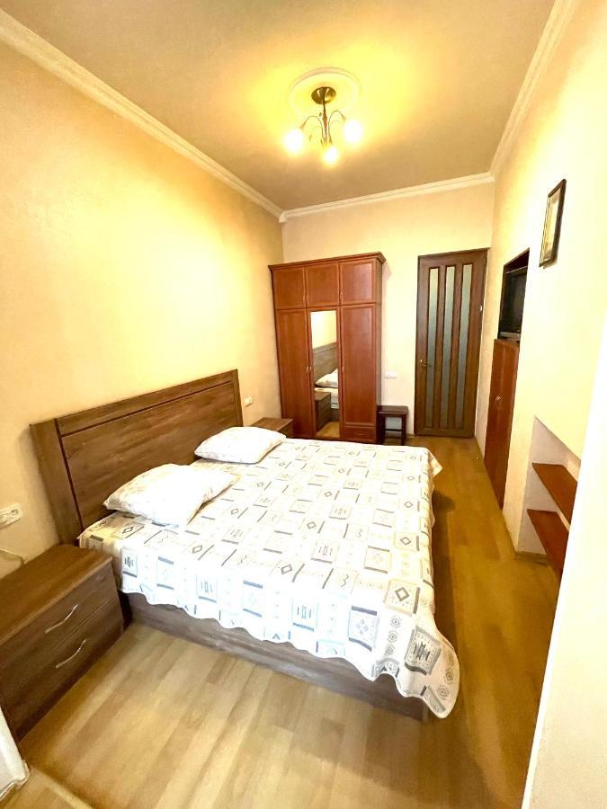 Apartment In The Center Of Єреван Екстер'єр фото